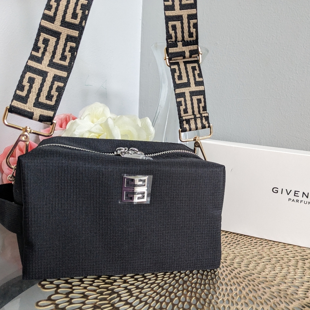 Givenchy - Picture 2 of 10